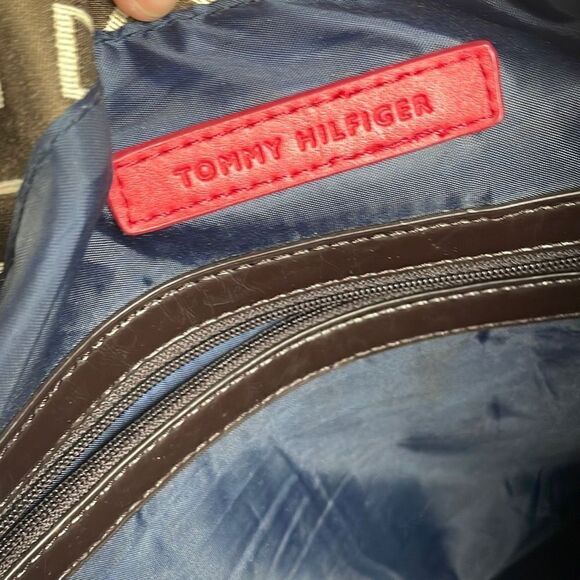 Tommy Hilfiger Logo Print Brown Sateen Patent Leather Trim Tote Bag - Picture 9 of 9